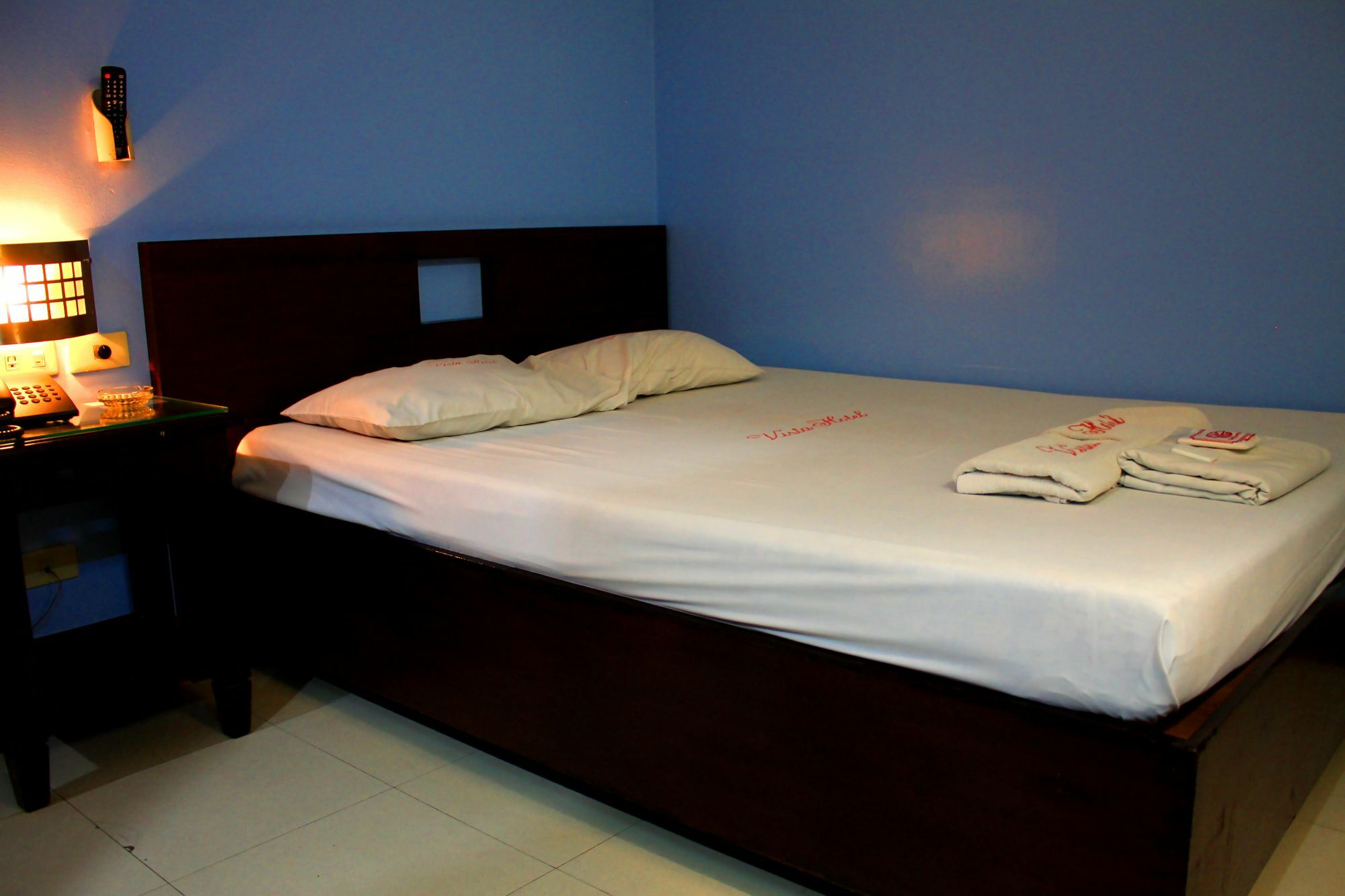Vista Apartelle Makati City Buitenkant foto