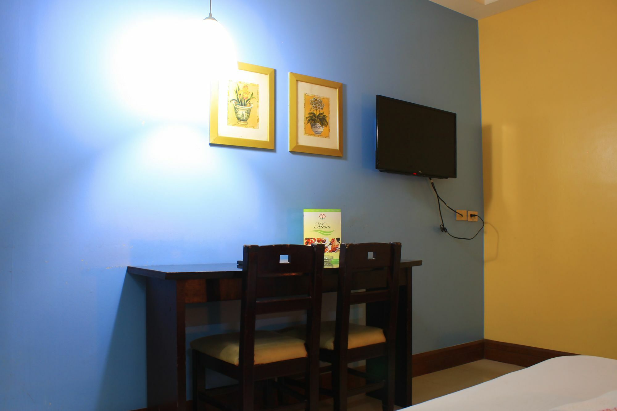 Vista Apartelle Makati City Buitenkant foto