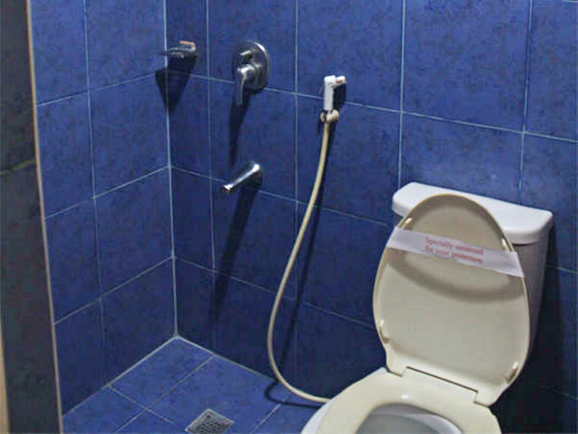Vista Apartelle Makati City Buitenkant foto