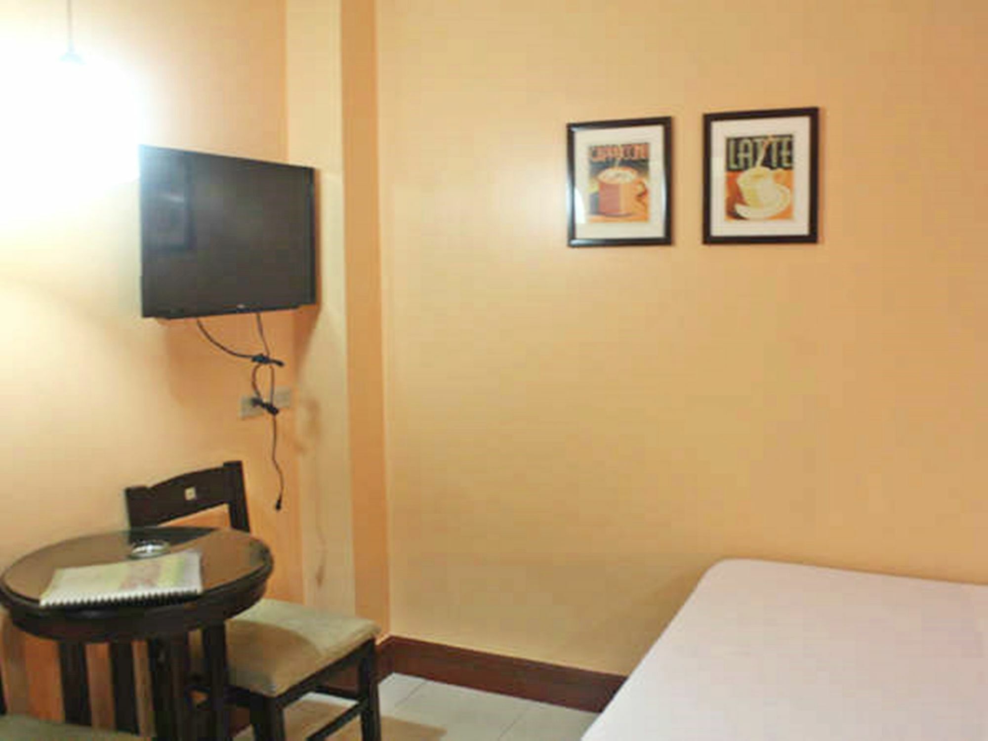 Vista Apartelle Makati City Buitenkant foto