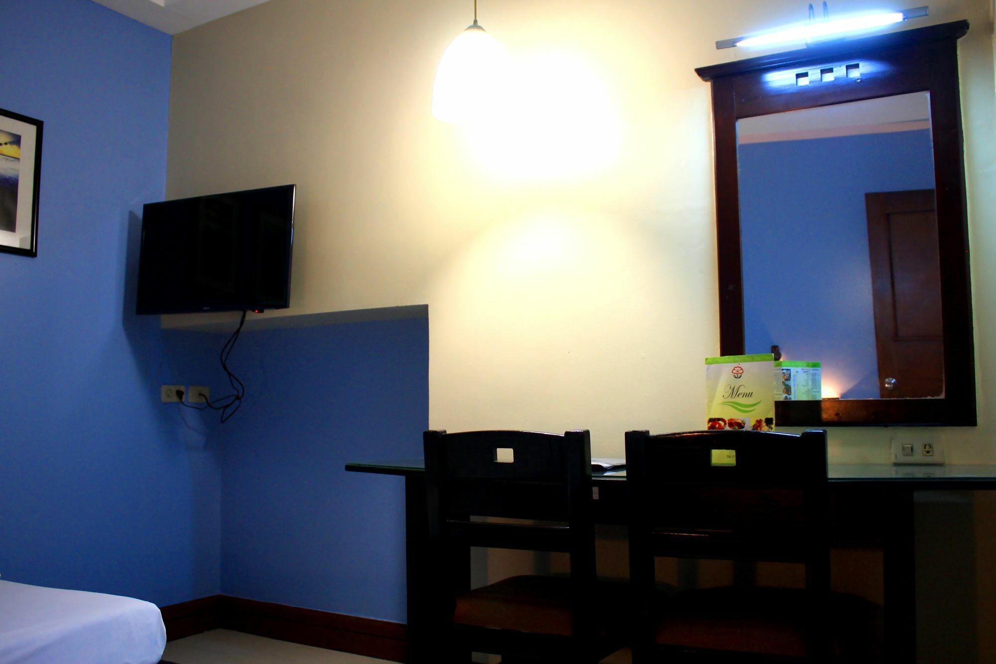 Vista Apartelle Makati City Buitenkant foto